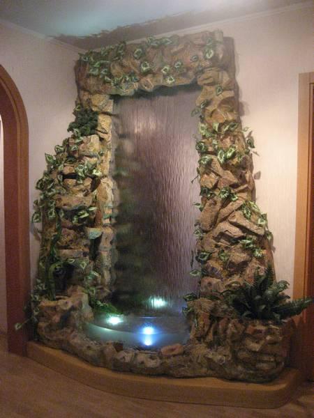 Декоративный водопад в квартире | Смотреть 32 идеи на фото бесплатно